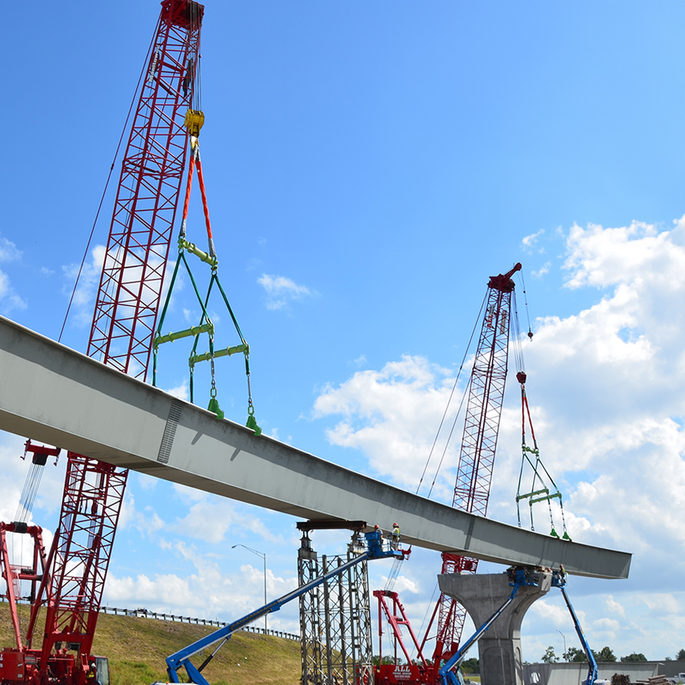 Highway construction with LGH rigging.