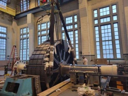 using pneumatic chain hoists to rig a hydroelectric turbine generator rotor